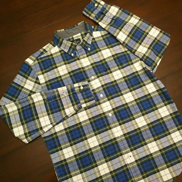 American Eagle Classic Fit Button Down - Large - Picture 3 of 4